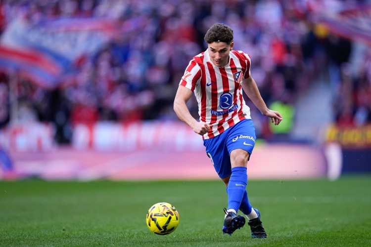 Kaiyun sports-世界波之日！阿尔瓦雷斯任意球世界波与赖斯双响都是4月9日